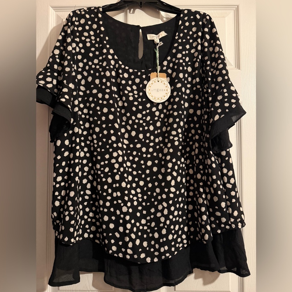 NEW Umgee Black & White Dot Print Ruffle Sleeve Top